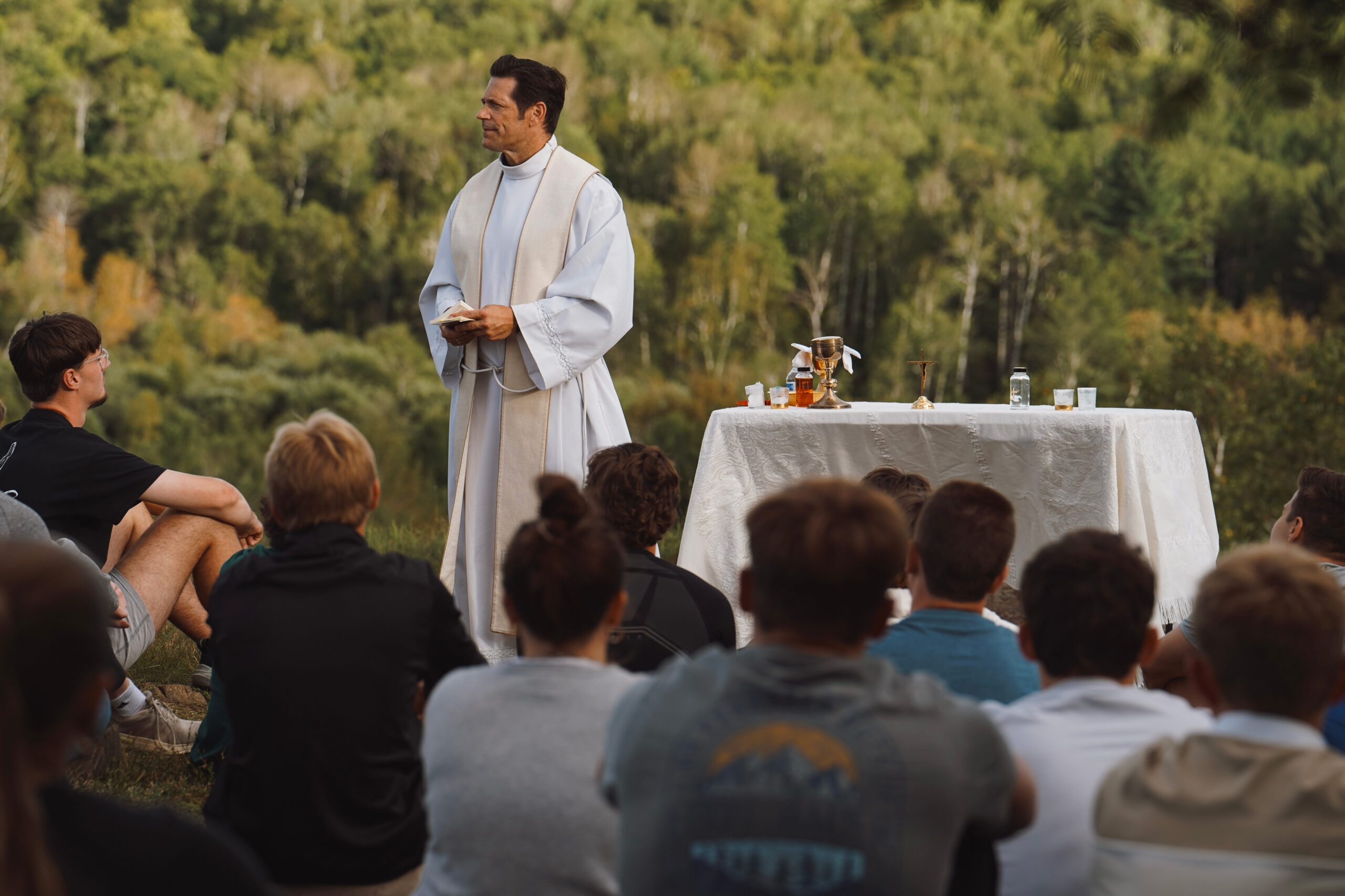 bulldogCatholic-mountainMass-2